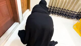 Arab Huge Ass Hot Stepmom Stuck Under My Bed Just Then i see her Big Thick Booty & Masturbat