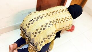 Arab Hot Maid Stuck: Please Hurry Up & Fuck My Big Ass Then Get Me Out Of Under Bed