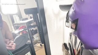 Geile slet wordt gedomineerd en anaal opgerekt (NL gesproken)