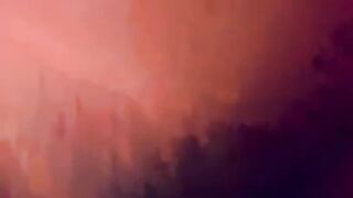 ගවුම උස්සල කෑගහද්දි අරින ඇරිල්ල Sl MILF