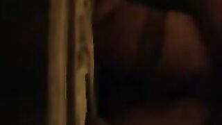 une levrette pour la faire hurler comme une salope