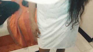 Beautiful Girl in Sri Lanka - මට ගහන්න ආස කවුද?