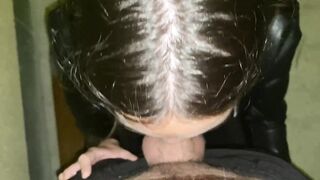 Я Насадил На Член Игривую Незнакомку С Огромным Задом В Черных Лосинах В Подъезде И Кончил Ей В Рот