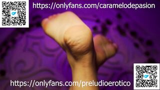 se desnuda y se masturba la diosa