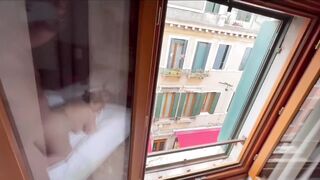 Agathe the MILF sucks in Venice and gets ejaculated on her big slutty ass