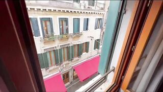 Agathe the MILF sucks in Venice and gets ejaculated on her big slutty ass